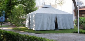 BIENNALE DI ARCHITETTURA DI VENEZIA. Una presenza memorabile “la “tenda Saharawi”.