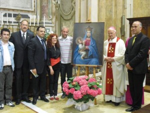 UNA COPIA DELLA MADONNA DEL POPOLO AQUILANO ORNA ANCORA LA CATTEDRALE ETIOPE DI ADDIS ABEBA. Fu dono nel 1936  del Vescovo dell’Aquila Manuelli a Benito Mussolini.