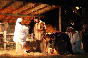 “COME A BETLEM”, DA 44 ANNI A NATALE SI RINNOVA LA SUA SUGGESTIONE. Il presepe vivente di Pianola incanta il pubblico e debutta a Gorizia.