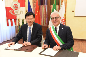 firma Protocollo tra sindaci Macerata Taicang