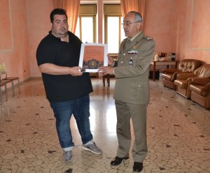 COMANDO MILITARE ESERCITO “ABRUZZO” – L’AQUILA – PREMIATI I DIPENDENTI CIVILI DELL’AMMINISTRAZIONE DELLA DIFESA.