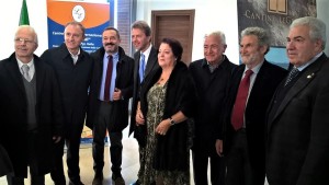 i premiati con Hafez Haidar, Rosa N.Tomasone e Domenico Vasciarelli (presidente e segretario Centro L.Einaudi)