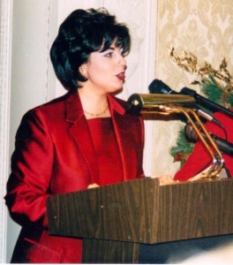 Maria Fosco nel 1998 a New York interviene dopo essere stata eletta presidente dell’Italian Welfare League.