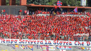 La curva del calcio aquilano.