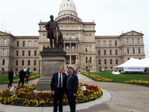 COLUMBUS DAY A DETROIT, L’ORGOGLIO DELLA COMUNITA’ ITALIANA IN MICHIGAN  Insigniti “Personaggi dell’Anno” Enzo Paglia, Sandra Tornberg, Angelo Grillo e Elio Ripari .