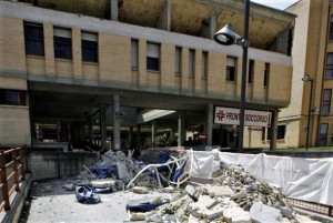 Ospedale San Salvatore, i   danni del terremoto