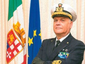 AUGUSTA DA L’ULTIMO SALUTO ALL’AMMIRAGLIO RAFFAELE CARUSO, GIA’ SOTTOCAPO DI STATO MAGGIORE DELLA MARINA SCOMPARSO PREMATURAMENTE LO SCORSO 4 OTTOBRE. INTERVENGONO IL CAPO DI STATO MAGGIORE AMMIRAGLIO CAVO DRAGONE E L’AMMIRAGLIO DE GIORGI.