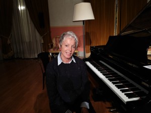 Ada Gentile al pianoforte