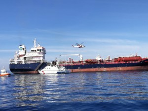 CELEBRATA LA FESTA DEL MARE, CON IL MARE NOSTRUM CHE LANCIA UN SOS: IL MEDITERRANEO E’ MALATO.  LA MARINA MILITARE GIOCA UN RUOLO CENTRALE MA…… 