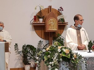 GRAN FESTA A PAGANICA PER LA PRIMA MESSA DI DON GIANLUCA LEONE  Da Pinzolo la visita al paese natale di suo padre